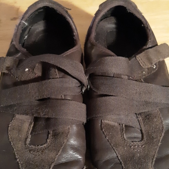 Shoes - Picture 6 of 7